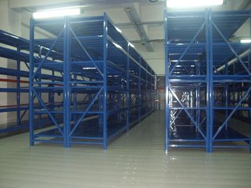 Les systèmes en acier de défilement ligne par ligne d'étagère à usage moyen, entrepôt à haute densité étire